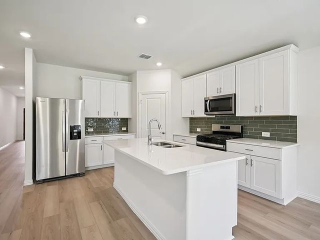 1934 FURLONG DR, Seagoville, TX 75159