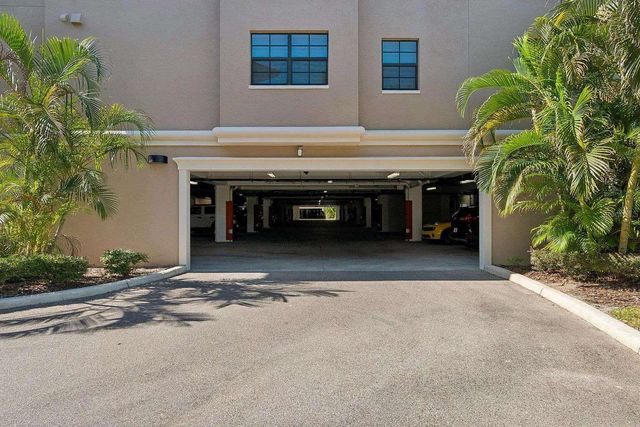 7702 LAKE VISTA COURT 202, Lakewood Ranch, FL 34202