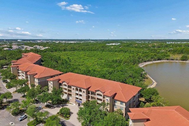 7702 LAKE VISTA COURT 202, Lakewood Ranch, FL 34202