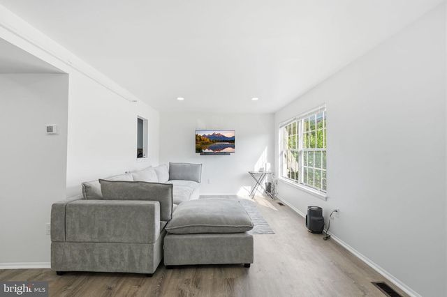 4805 BERWYN HOUSE RD, College Park, MD 20740