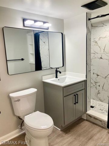 611 Fairgrove Avenue, Royal Oak, MI 48067