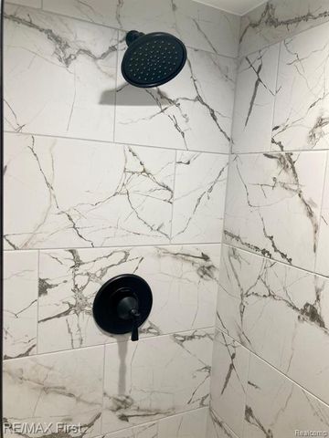 611 Fairgrove Avenue, Royal Oak, MI 48067