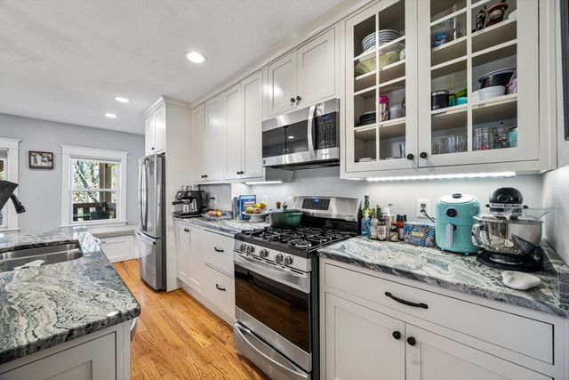 228 Havre St 3, Boston, MA 02128