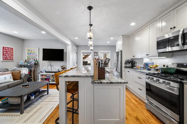 228 Havre St 3, Boston, MA 02128