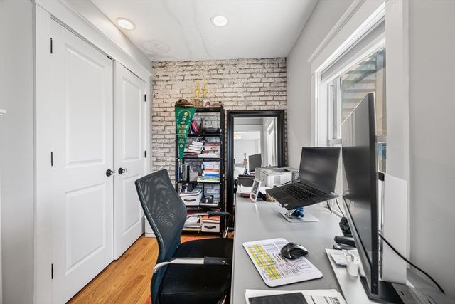 228 Havre St 3, Boston, MA 02128