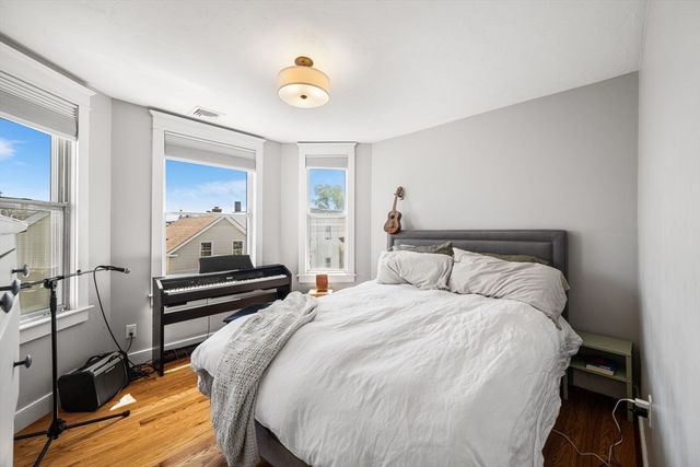 228 Havre St 3, Boston, MA 02128