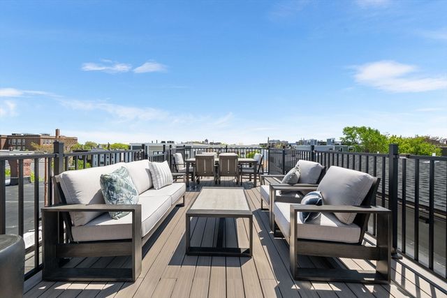 228 Havre St 3, Boston, MA 02128