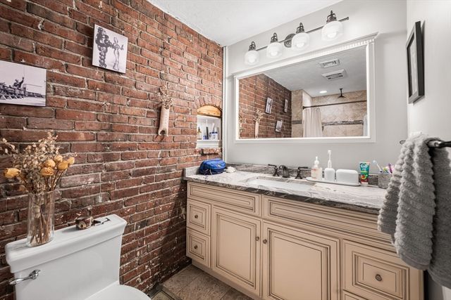 228 Havre St 3, Boston, MA 02128