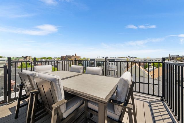 228 Havre St 3, Boston, MA 02128