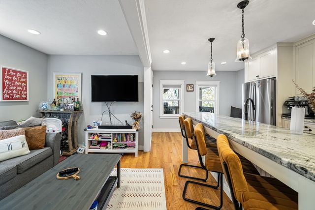 228 Havre St 3, Boston, MA 02128