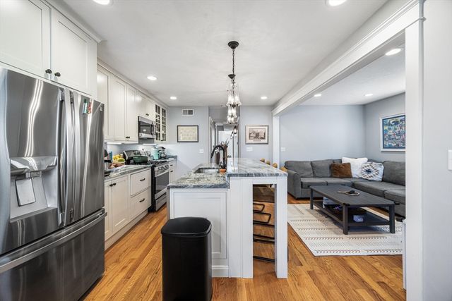 228 Havre St 3, Boston, MA 02128