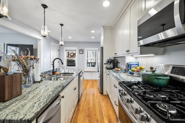 228 Havre St 3, Boston, MA 02128