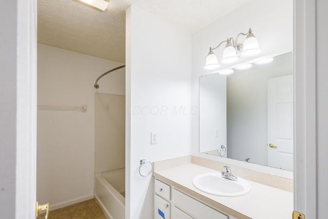 7890 Beamish Way, 9D, Blacklick, OH 43004