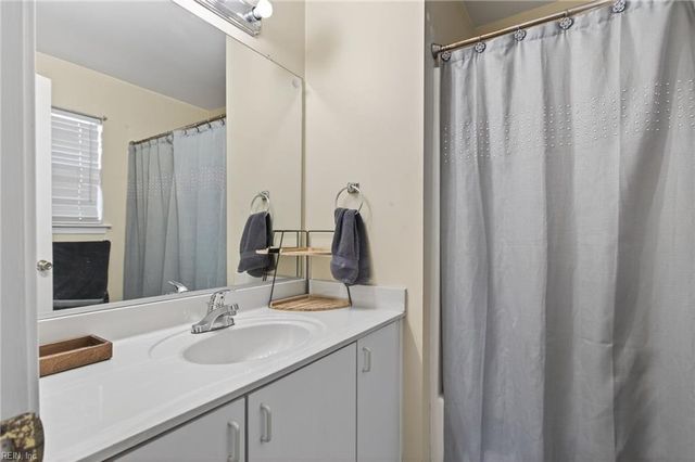 47 Creekstone DR, Newport News, VA 23603