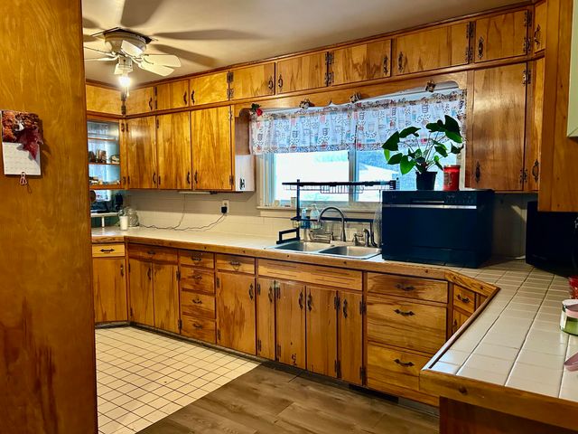 1580 Sunview Street, Muskegon, MI 49445