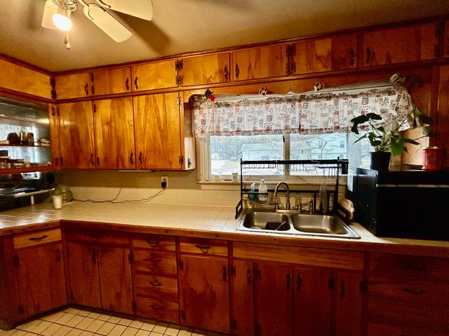 1580 Sunview Street, Muskegon, MI 49445