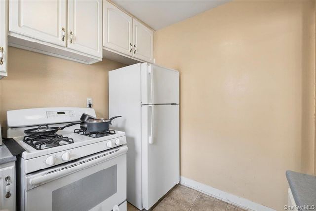 235 Garth Road C4E, Scarsdale, NY 10583