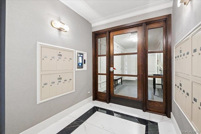 235 Garth Road C4E, Scarsdale, NY 10583