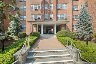 235 Garth Road C4E, Scarsdale, NY 10583