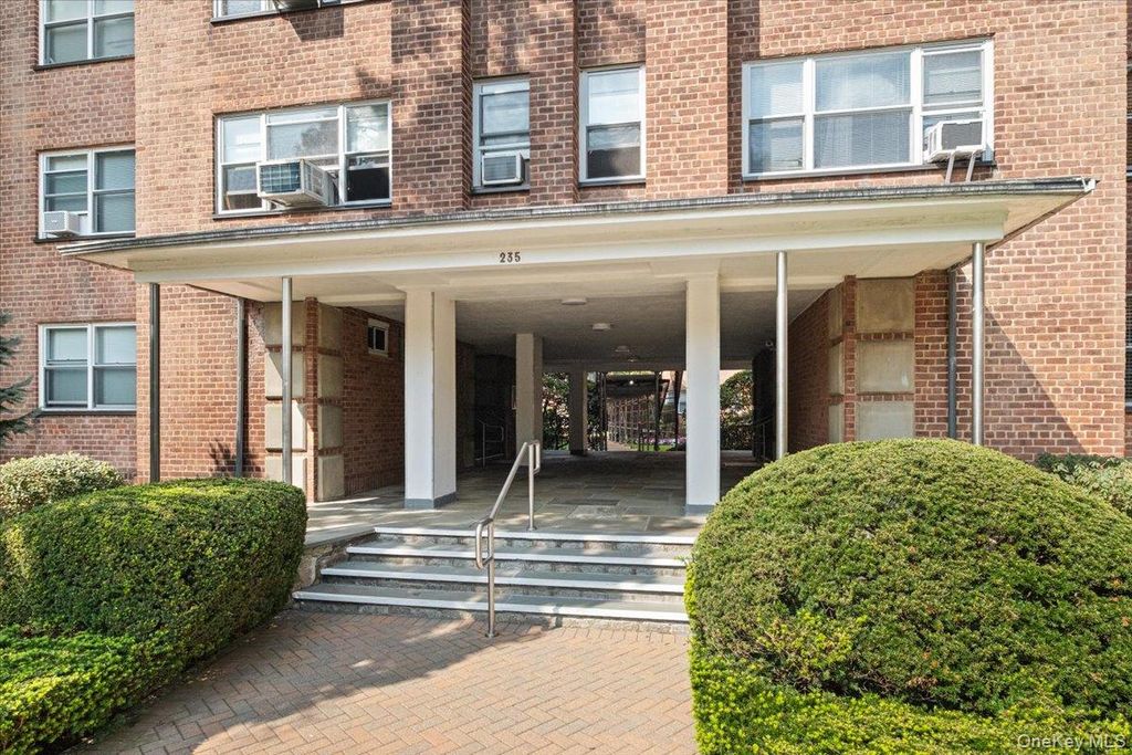 235 Garth Road C4E, Scarsdale, NY 10583 — photo 2