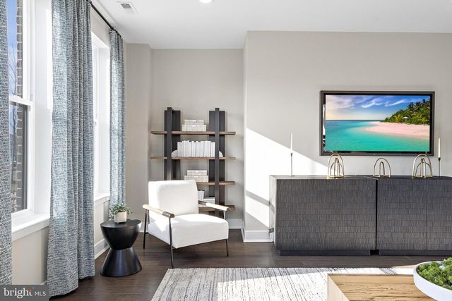 152 LEONA STEWART, Pennington, NJ 08534