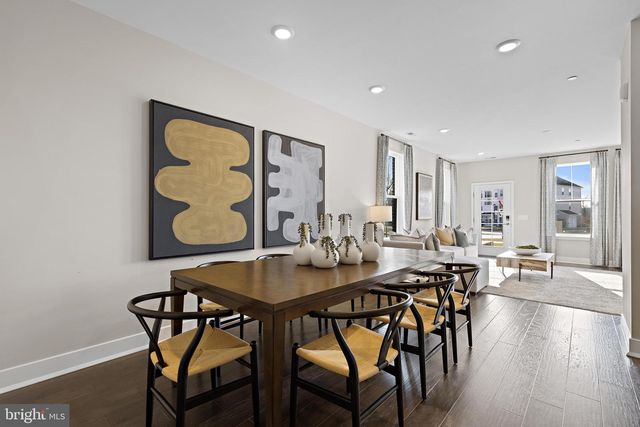 152 LEONA STEWART, Pennington, NJ 08534