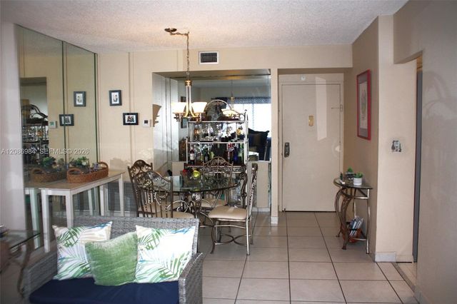 4200 Hillcrest Drive 618, Hollywood, FL 33021
