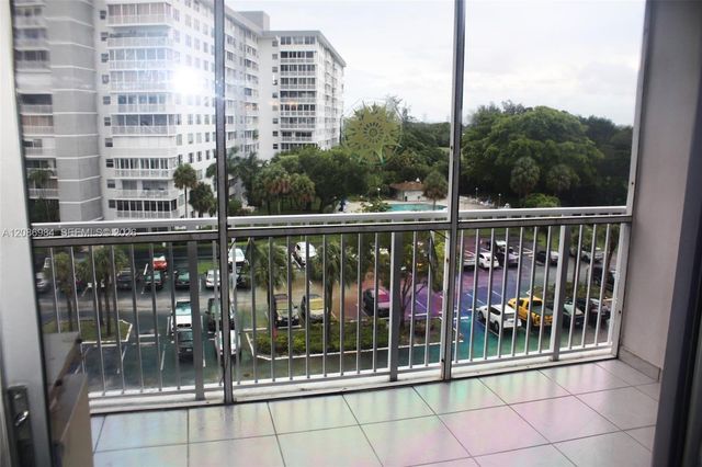 4200 Hillcrest Drive 618, Hollywood, FL 33021