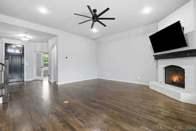 424 E 126th Street S, Jenks, OK 74037