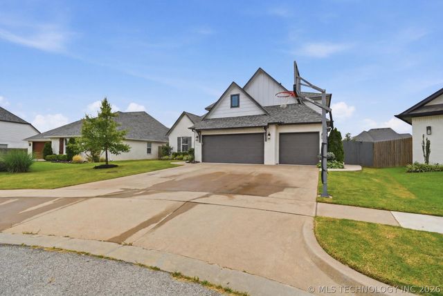 424 E 126th Street S, Jenks, OK 74037