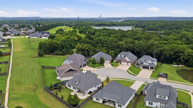 424 E 126th Street S, Jenks, OK 74037