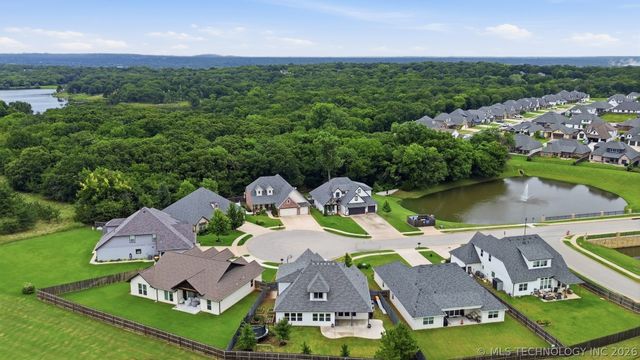 424 E 126th Street S, Jenks, OK 74037