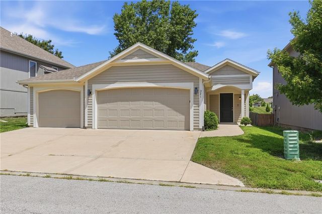 241 Jenny Lane, Raymore, MO 64083