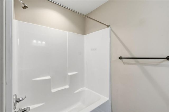 241 Jenny Lane, Raymore, MO 64083