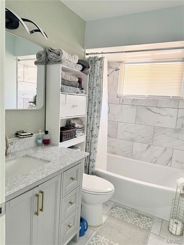 9907 Erie Drive, St Louis, MO 63125