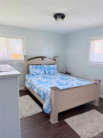 9907 Erie Drive, St Louis, MO 63125