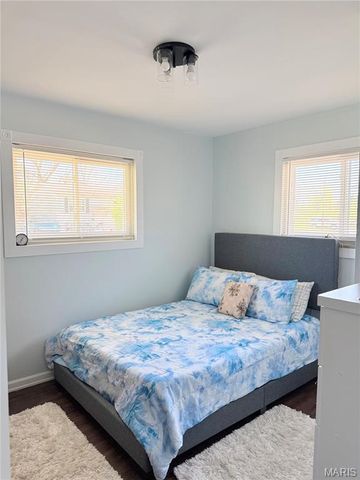 9907 Erie Drive, St Louis, MO 63125