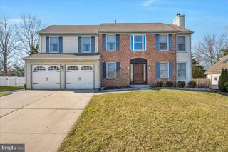 8 DOMINION DR, Marlton, NJ 08053