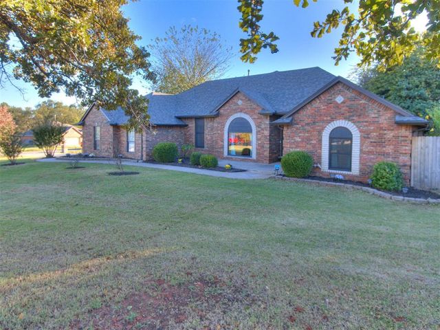 882 Oakley Drive, Blanchard, OK 73010