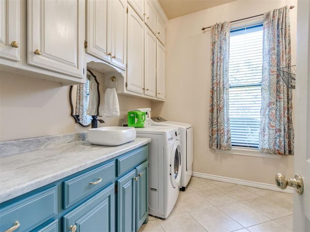 882 Oakley Drive, Blanchard, OK 73010