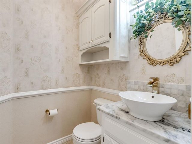 882 Oakley Drive, Blanchard, OK 73010