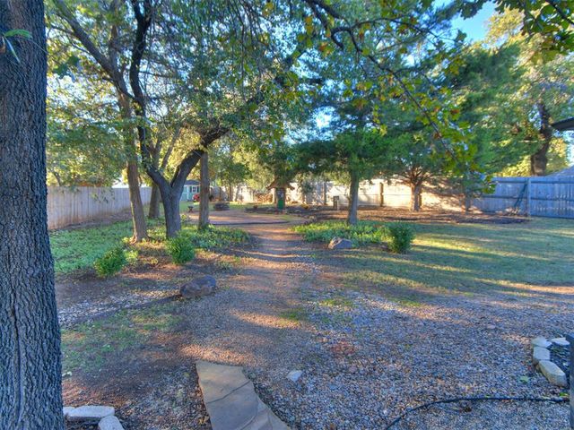 882 Oakley Drive, Blanchard, OK 73010