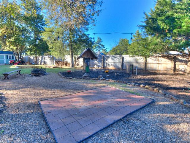 882 Oakley Drive, Blanchard, OK 73010