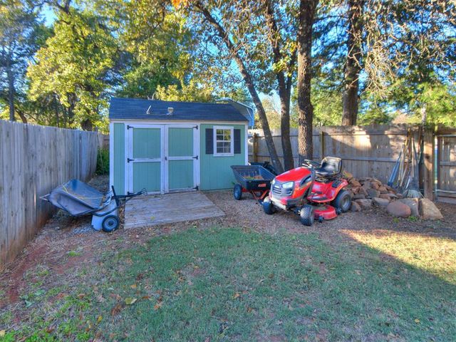 882 Oakley Drive, Blanchard, OK 73010