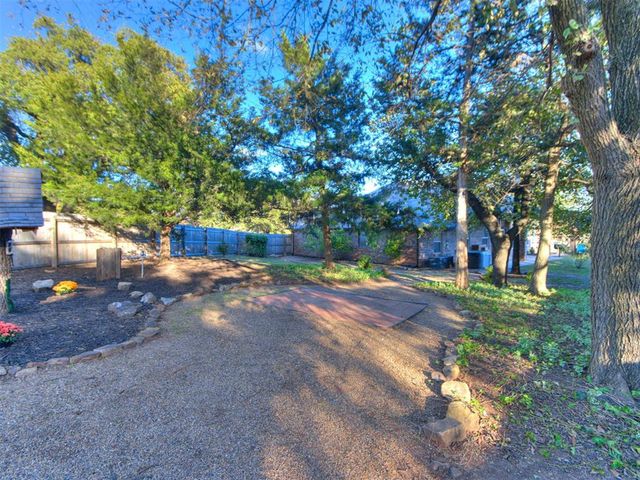 882 Oakley Drive, Blanchard, OK 73010