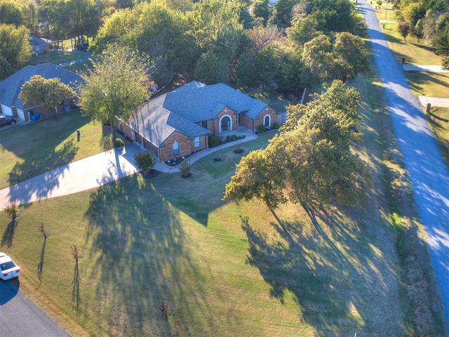 882 Oakley Drive, Blanchard, OK 73010