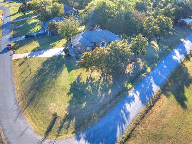 882 Oakley Drive, Blanchard, OK 73010