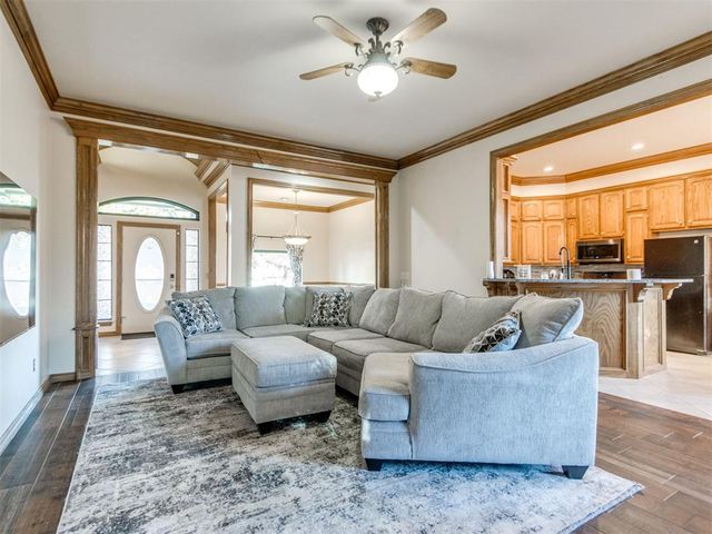 882 Oakley Drive, Blanchard, OK 73010