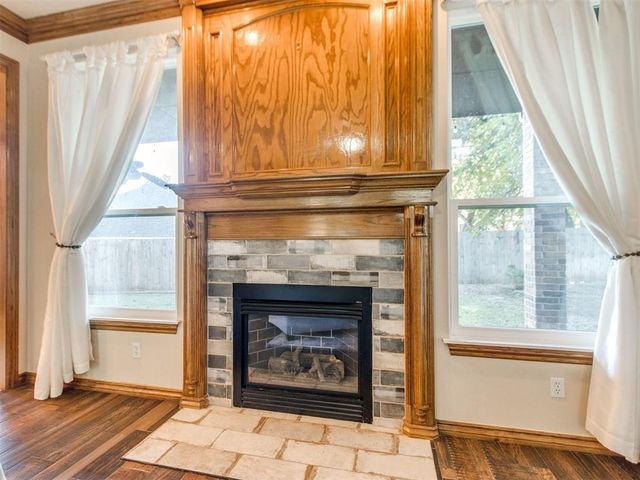 882 Oakley Drive, Blanchard, OK 73010