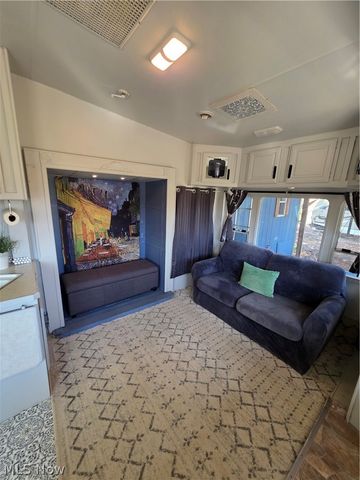 2353-2354 Norman Path, Senecaville, OH 43780